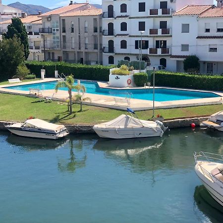 Port Sotavent 2C - Apartamento En La Marina De Empuriabrava - Piscina Comunitaria, - Parking - Vistas Al Canal - Cerca Centro Y Playa 외부 사진