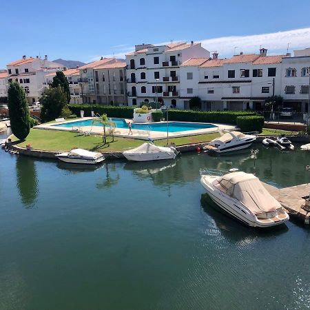 Port Sotavent 2C - Apartamento En La Marina De Empuriabrava - Piscina Comunitaria, - Parking - Vistas Al Canal - Cerca Centro Y Playa 외부 사진