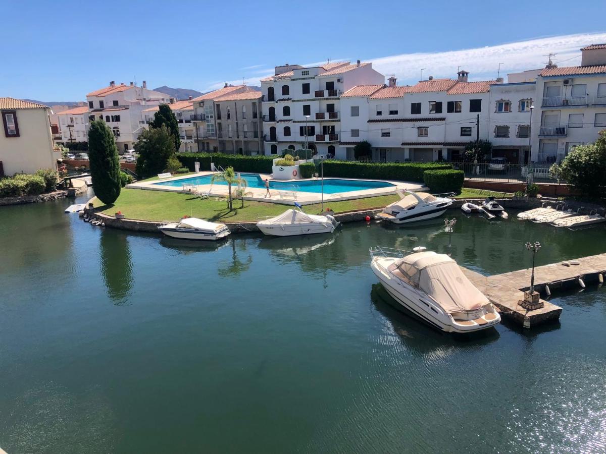 Port Sotavent 2C - Apartamento En La Marina De Empuriabrava - Piscina Comunitaria, - Parking - Vistas Al Canal - Cerca Centro Y Playa 외부 사진
