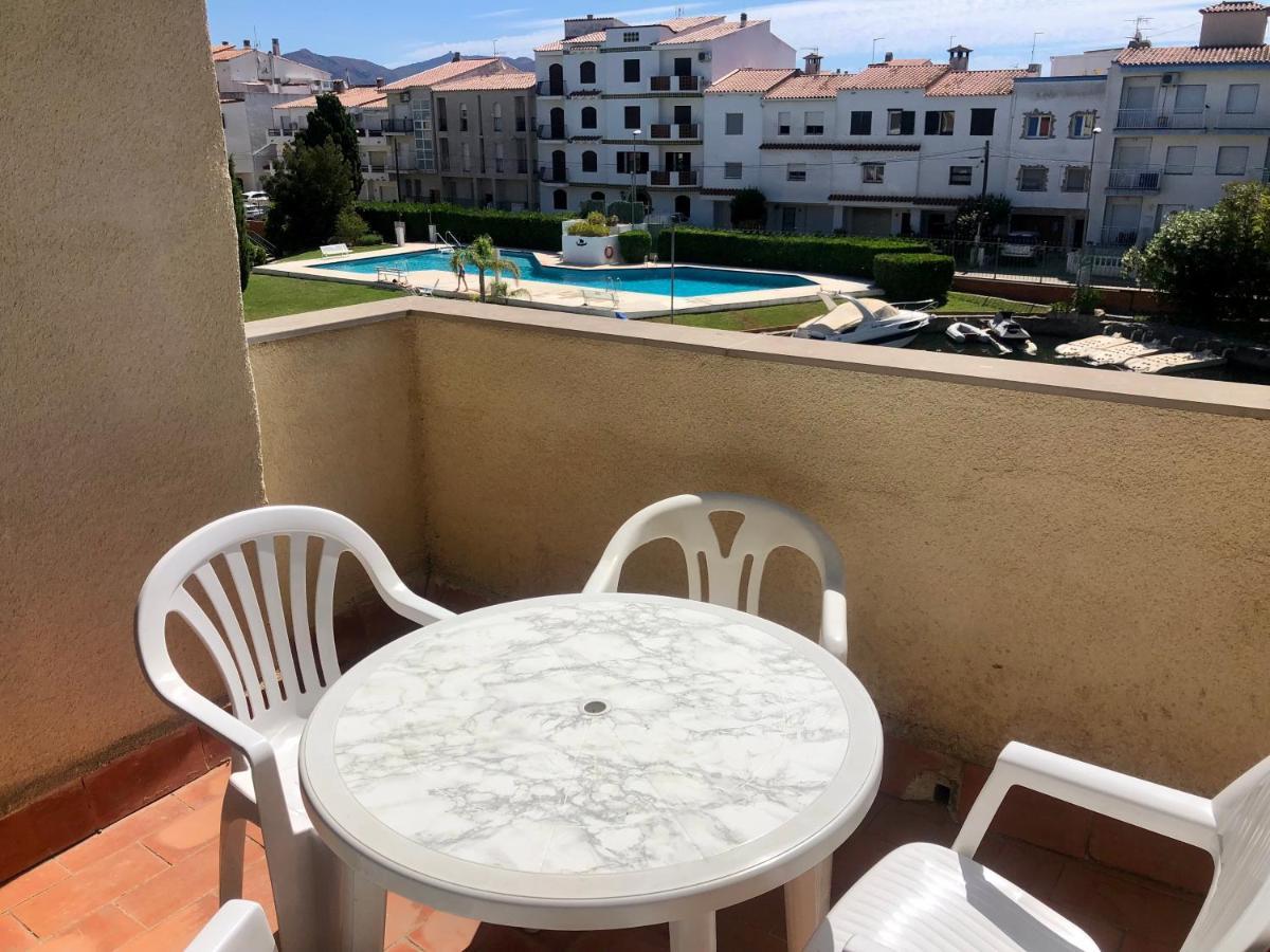 Port Sotavent 2C - Apartamento En La Marina De Empuriabrava - Piscina Comunitaria, - Parking - Vistas Al Canal - Cerca Centro Y Playa 외부 사진