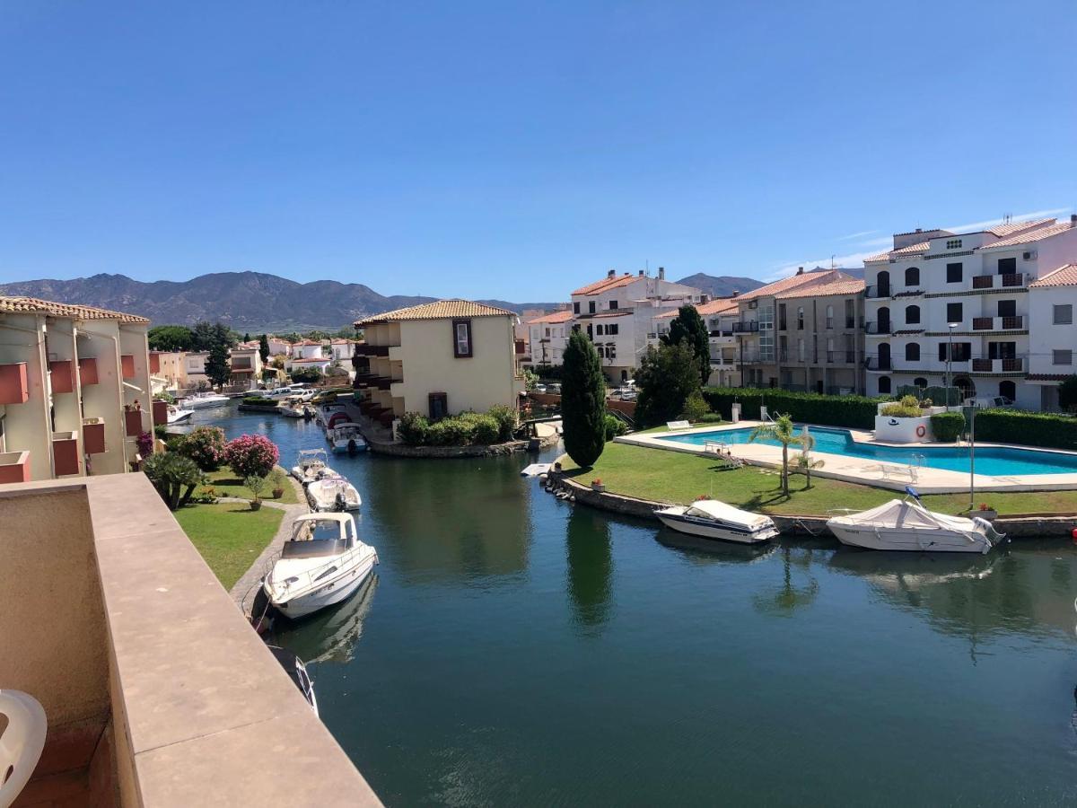 Port Sotavent 2C - Apartamento En La Marina De Empuriabrava - Piscina Comunitaria, - Parking - Vistas Al Canal - Cerca Centro Y Playa 외부 사진